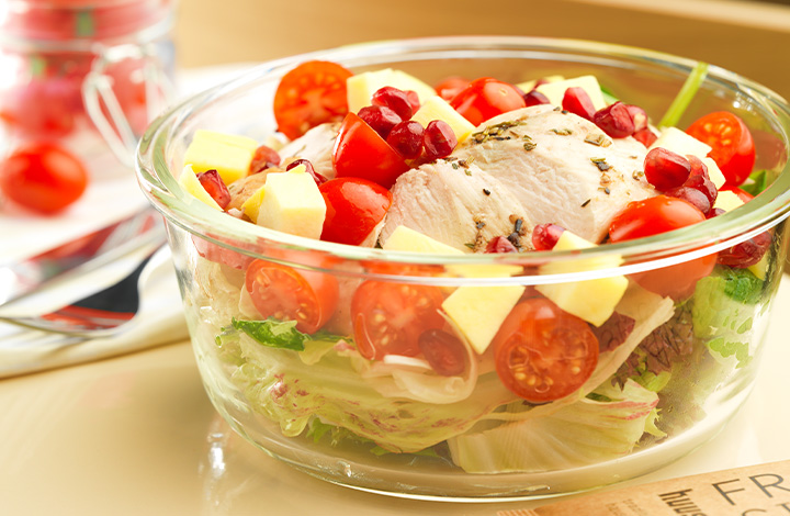Healthy salad bows with meat or vegetarian Healthy salad bows with meat or vegetarian